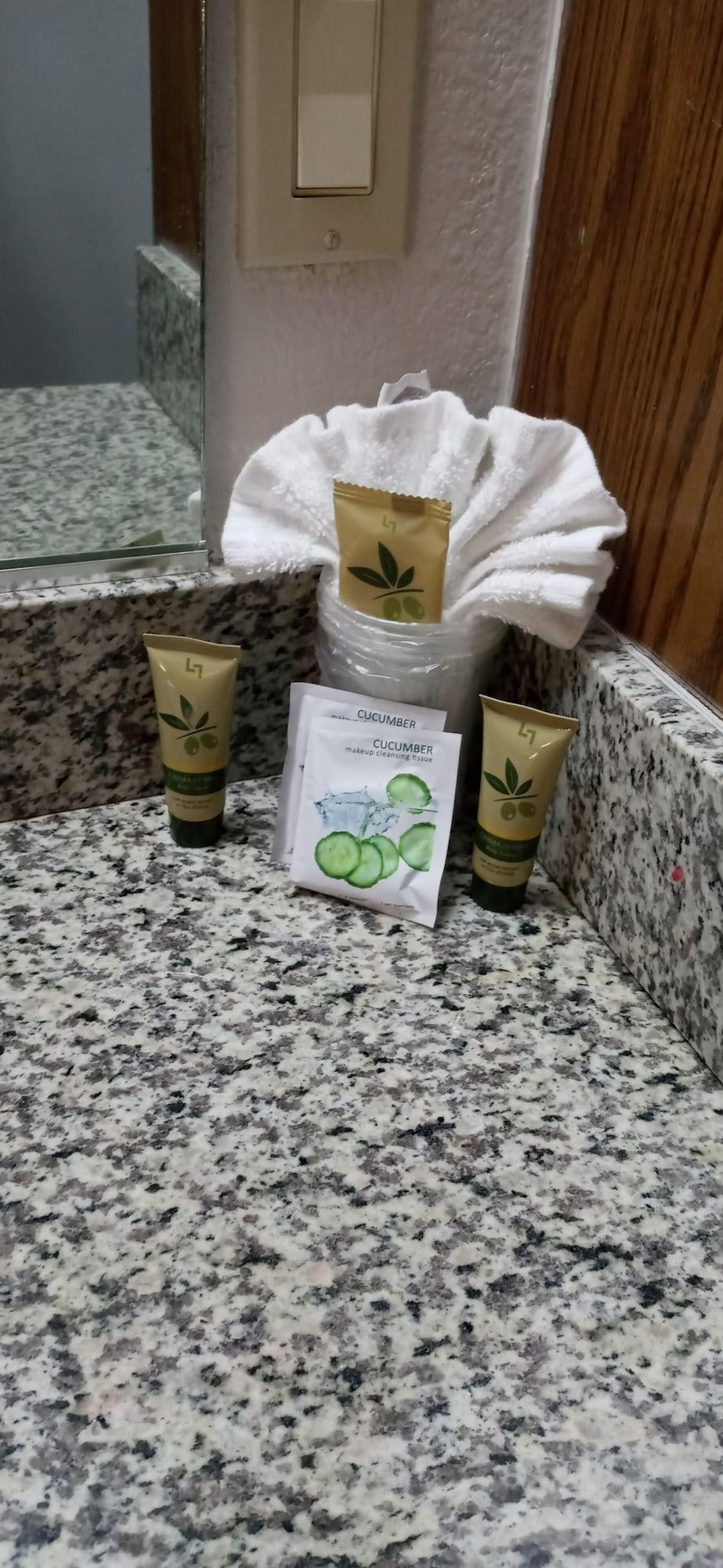 Nampa Inn & Suites מראה חיצוני תמונה